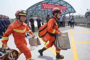 沃格尔：面对逆境时必须要做出回应 今晚我们处理得不太好